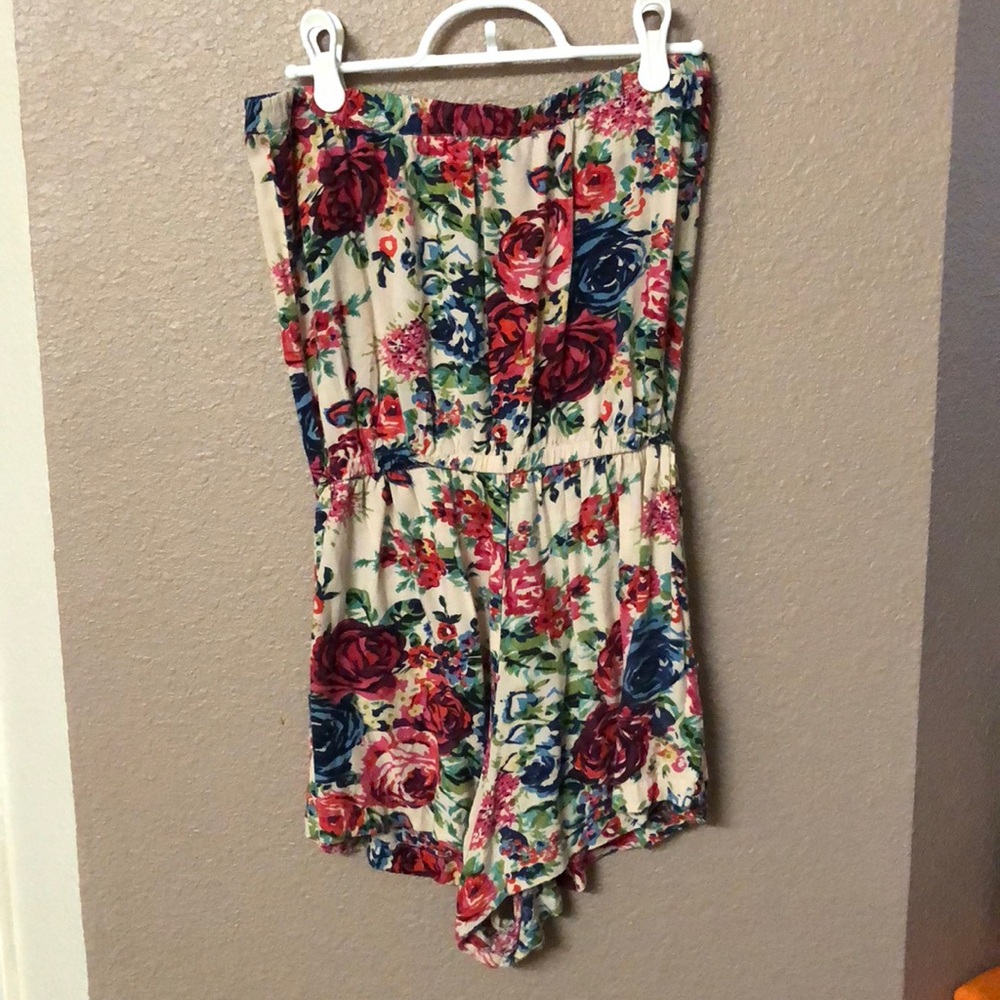 Strapless floral romper